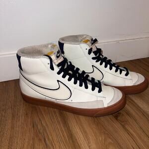 Nike Blazer Mid ’77 Vintage – Men’s Size 9 – Navy